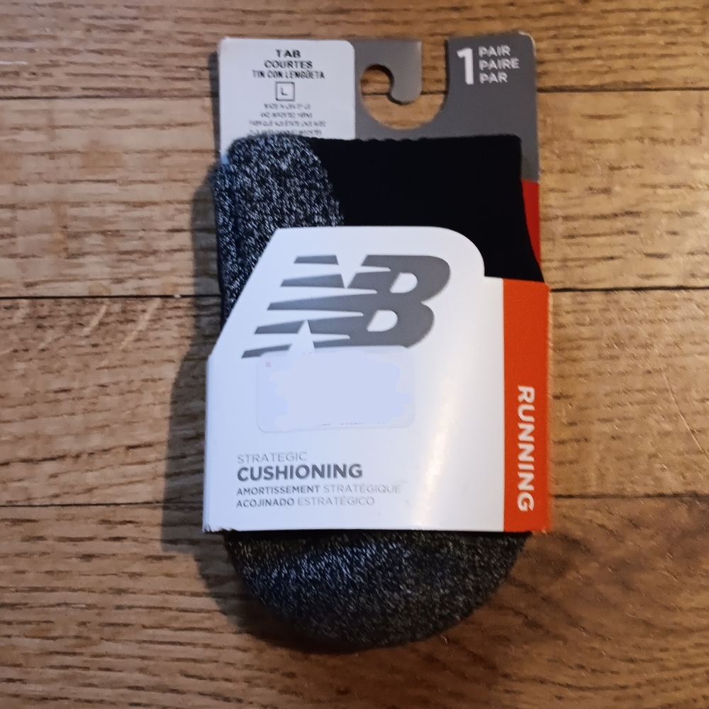 NWT NEW New Balance Strategic cushion no show socks